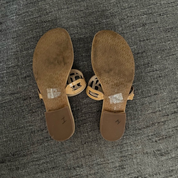 Ralph Lauren “Audrie” Patent Leather Sandal. Size 7. - Picture 2 of 2